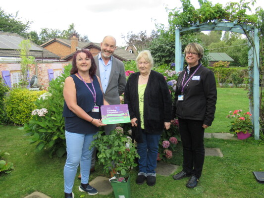 Mary Griffiths Best Garden Winner Group Picture 4
